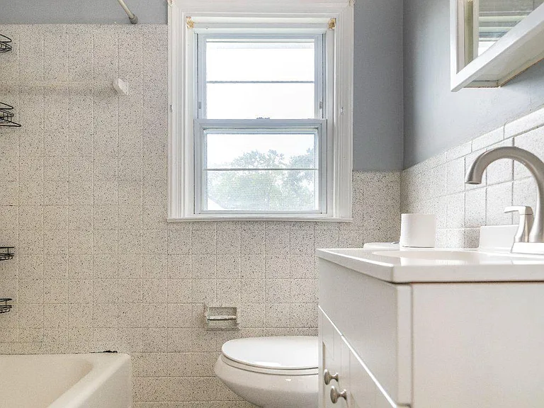 526 Michell St — Photo 15
