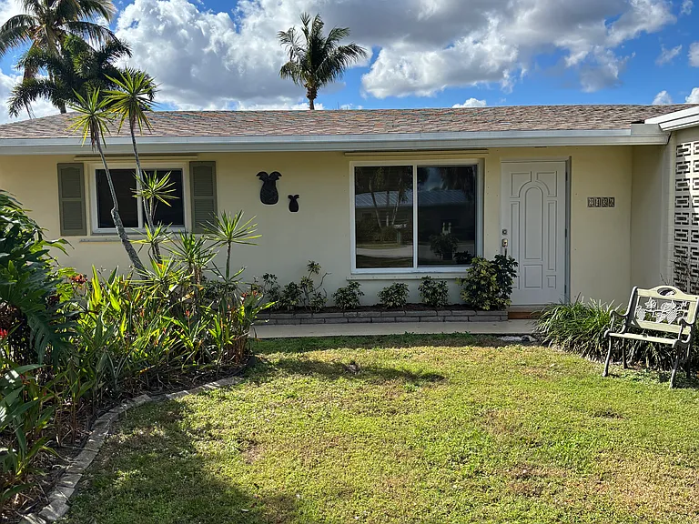 2436 SW Hideaway Ln — Photo 4
