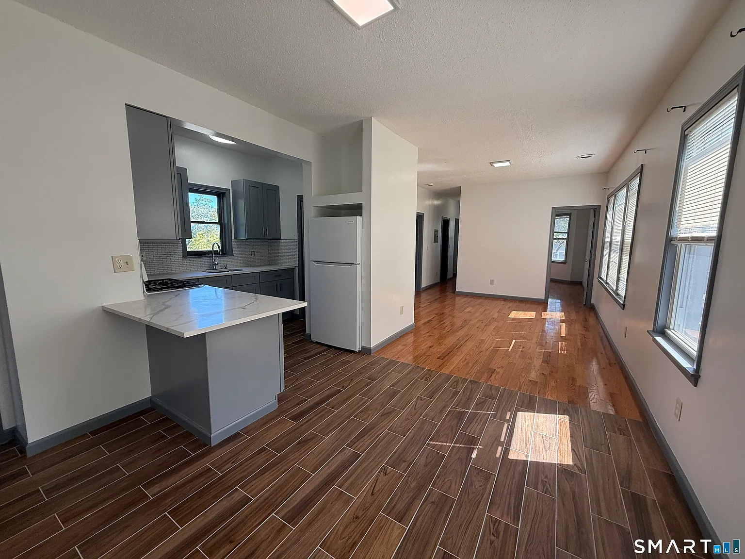 3 bed, 1.0 bath, 3462 sqft, $1,800 — Photo 3