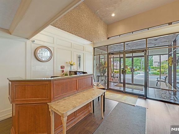 3rd image of 265 Main St APT 209