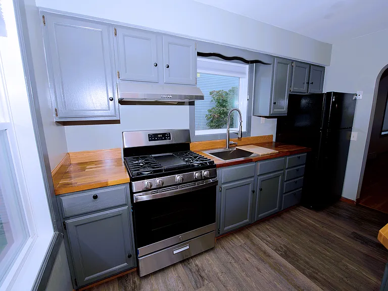 508 W Lakeside St — Photo 22