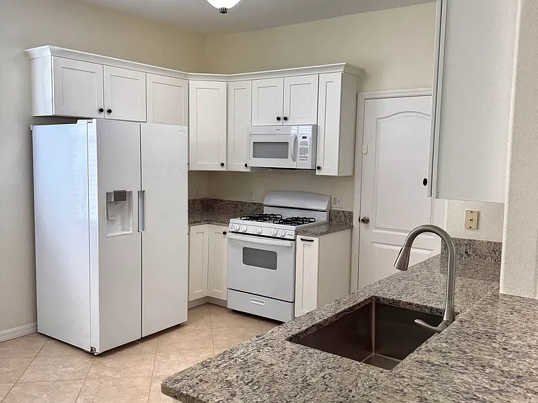6355 Robin Cv — Photo 19