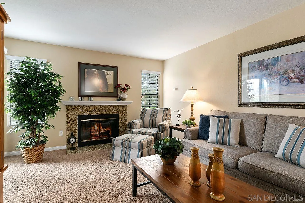 12095 Alta Carmel Ct #6 - 1 — Photo 2