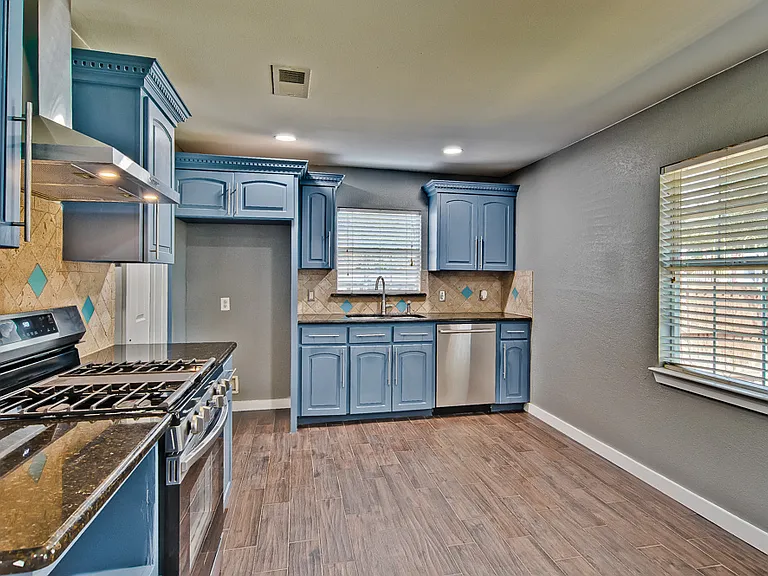 3039 Grayson Dr — Photo 6