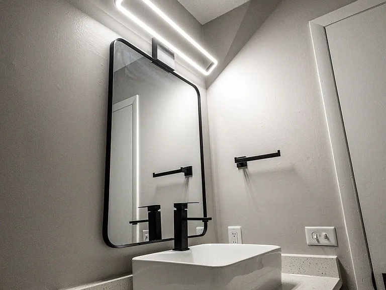 SkyHill Apartments — Photo 43