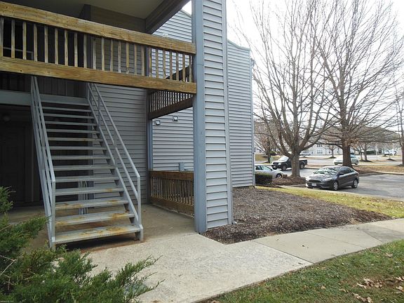 3rd image of 1315 Henry Ln #102