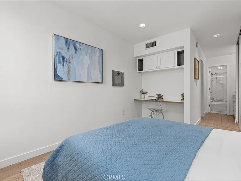5257 Radford Ave #101 — Photo 15
