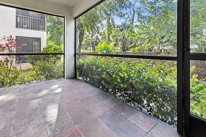 2 bed, 2.0 bath, 950 sqft, $1,700 — Photo 3