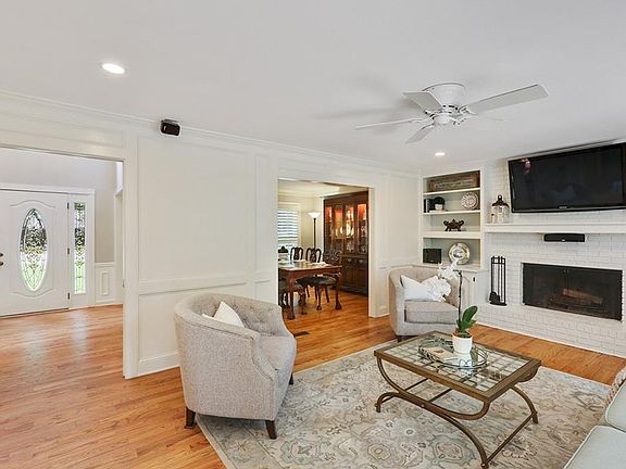 5th image of 9145 Eves Cir