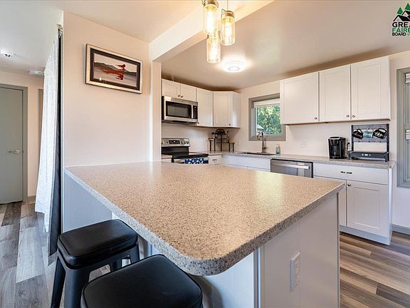 4th image of 305 Kody Dr