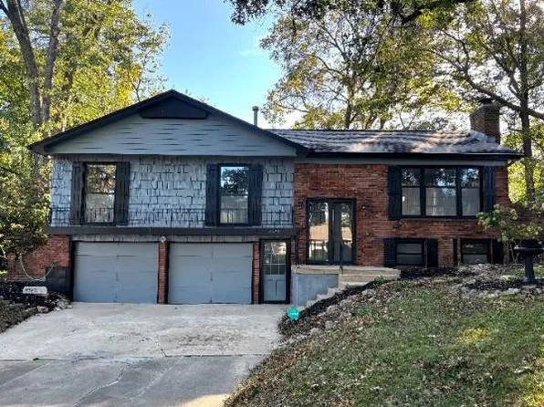 8823 E 57th St, Raytown, MO 64133