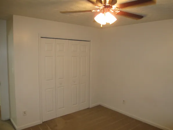 33 Colt Ct APT H, Havelock, NC 28532