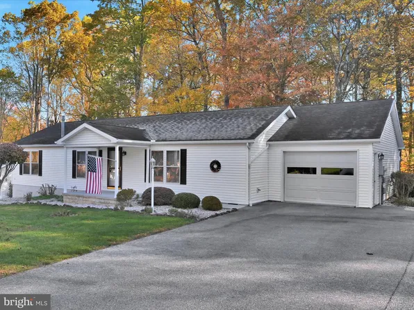 1044 Hemlock Cir, Manheim, PA 17545