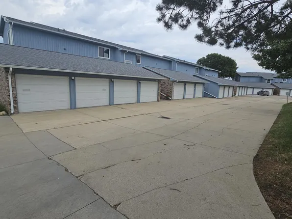 205 Southbrooke Dr APT 6, Waterloo, IA 50702