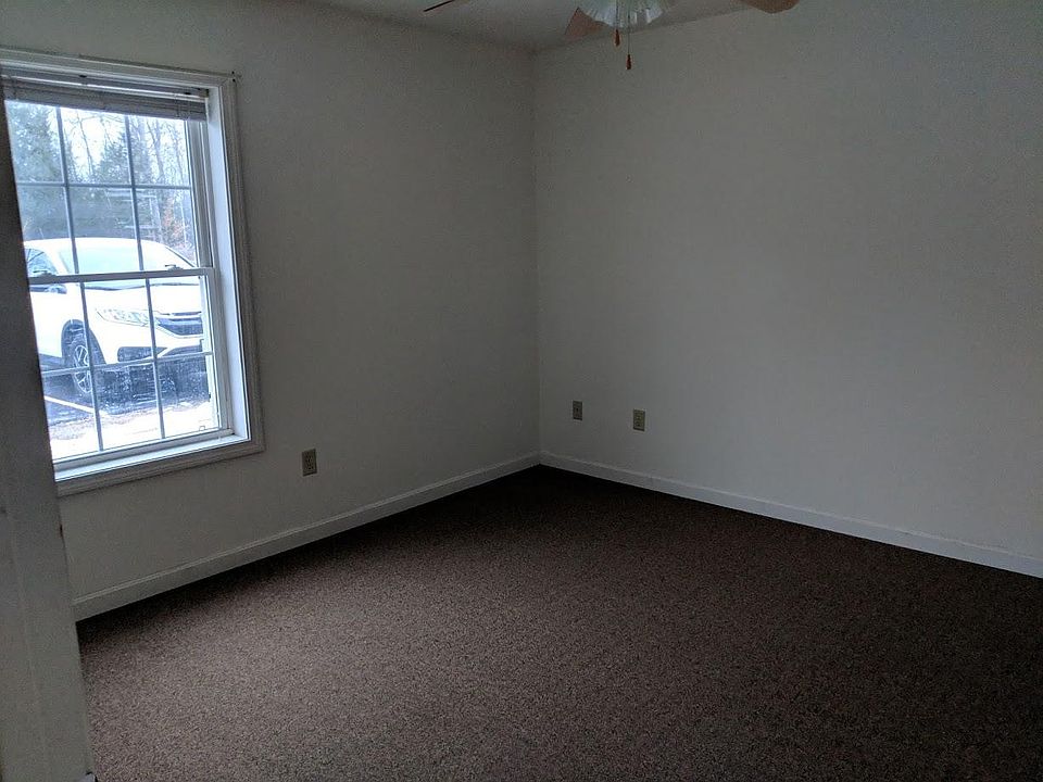 2nd image of 30 Sears Dr APT 4