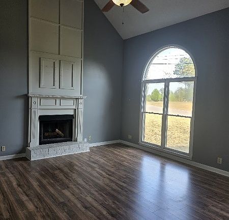 2nd image of 2020 Windmeade Dr