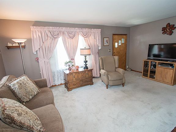 3rd image of 1056 S Kelsey Ave