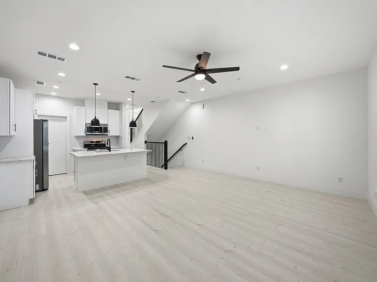 7207 Mohawk Dr #106 — Photo 3