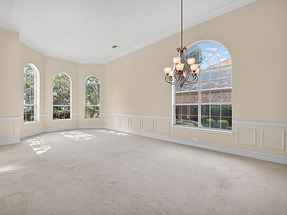 5th image of 10901 Briar Brook Ln