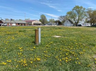 114 N Fuller St, Sullivan, IL 61951