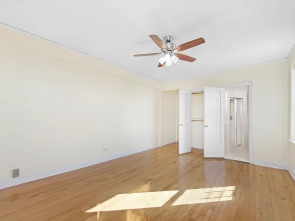 98-120 Queens Boulevard image 7 of 11