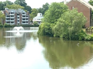 7594 Lakeside Village Dr APT M, Falls Church, VA 22042