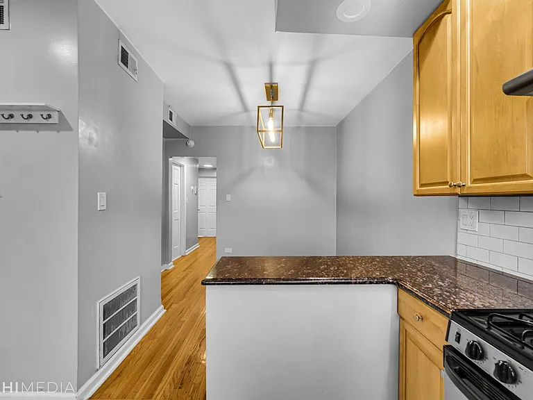 4006 W Nelson St — Photo 6