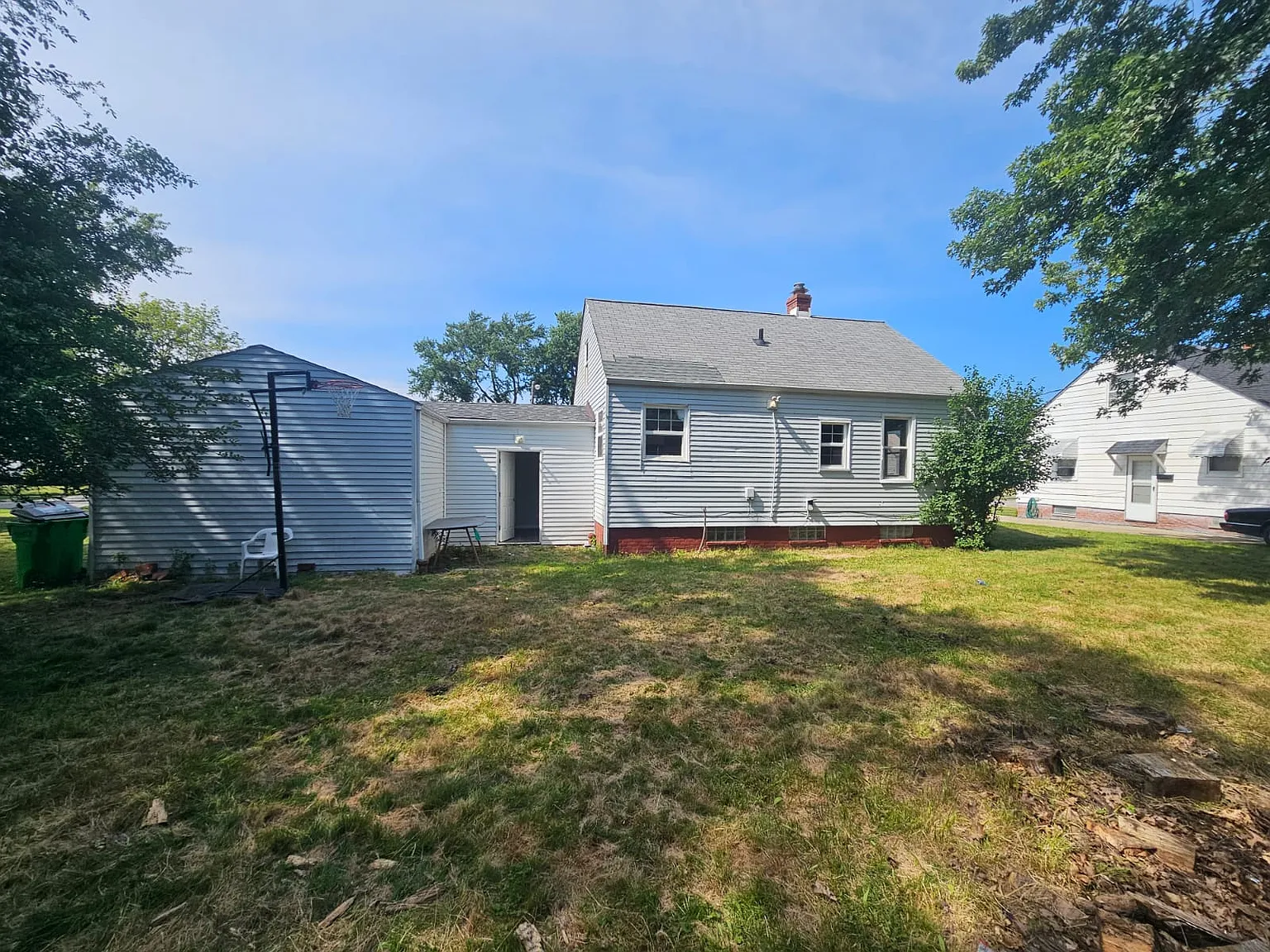 3 bed, 1128 sqft, $1,645 — Photo 3