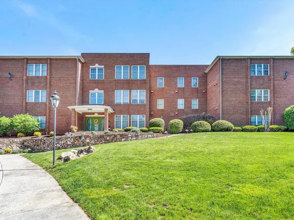3060 McVitty Forest Dr APT 212, Roanoke, VA 24018