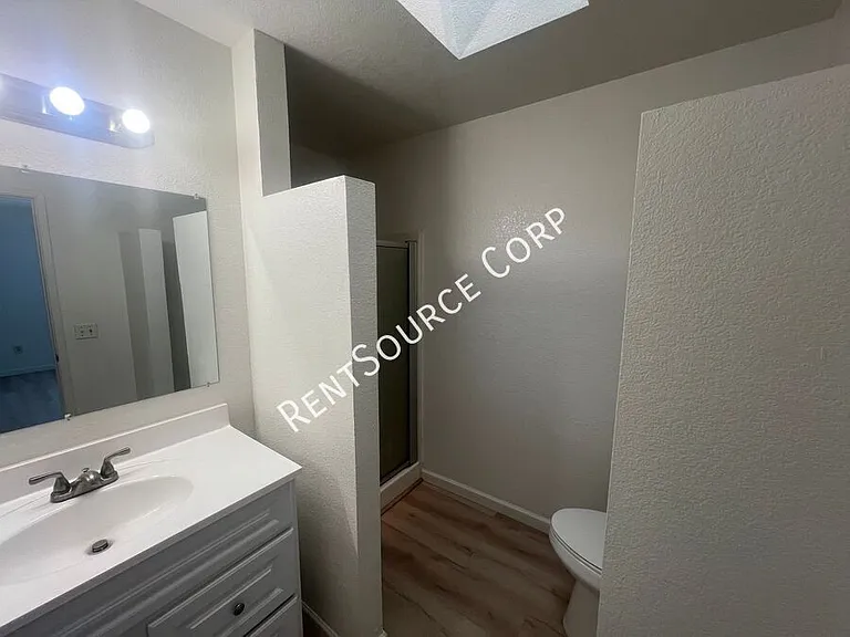 841 Chateau Way — Photo 16