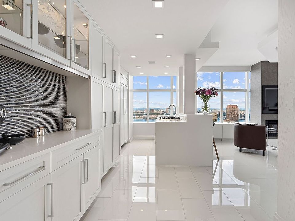 1st image of 160 W 66th St APT 39B