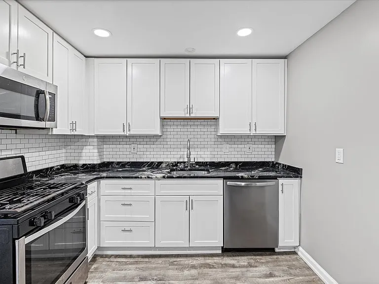675 Main St #2 — Photo 17