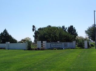 1407 Grandview East Dr, Garden City, KS 67846