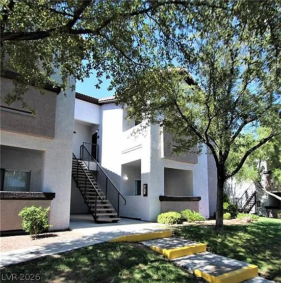 1 bed, 1.0 bath, 711 sqft, $1,195 — Photo 2