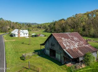 285 New Providence Rd, Tellico Plains, TN 37385