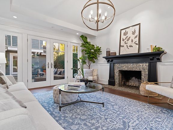5th image of 1592 Columbus Ave
