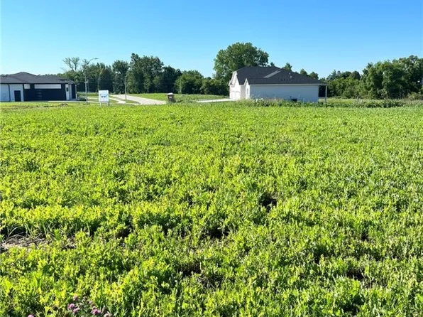 7017 Catalina Ct, Pleasant Hill, IA 50327