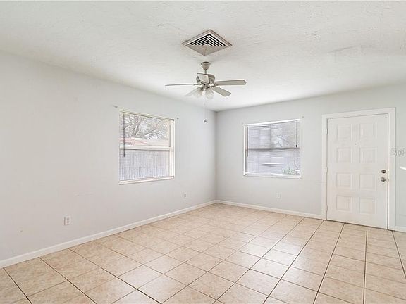 3rd image of 3447 Dahlia Pl