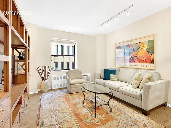 5th image of 61 E 71st St #6D