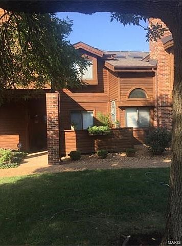 2nd image of 321 Kipling Way