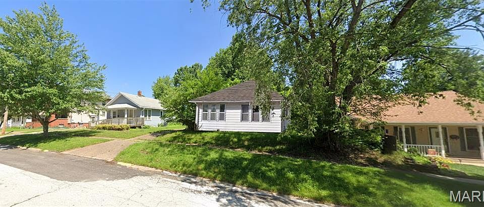 2nd image of 236 W Fisk St