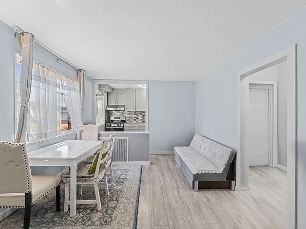 224-39 64th Ave Floor 1, Oakland Gardens, NY 11364
