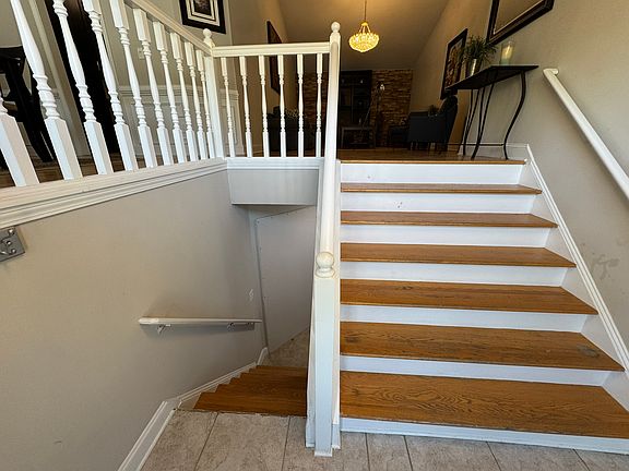 3rd image of 6035 Goodwood Blvd #2