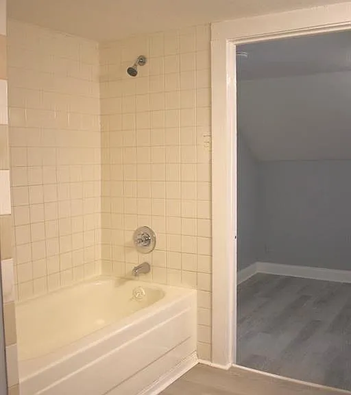 1511 N Summit Ave #2 — Photo 6