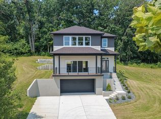 105 Northfield Dr, Minooka, IL 60447