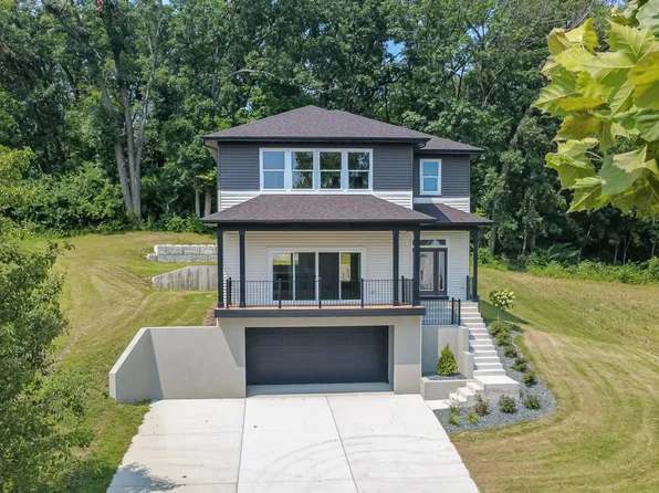 105 Northfield Dr, Minooka, IL 60447