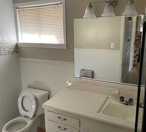 2nd image of 2019 Mimosa Dr