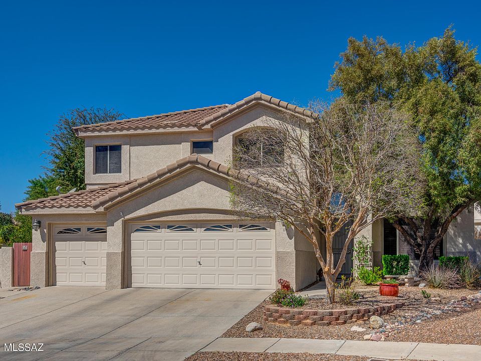 1st image of 67 E Vineyard Pl