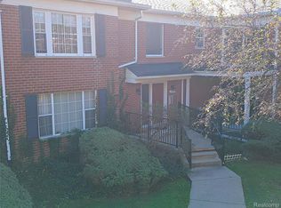 27654 E Echo Vly UNIT 232, Farmington Hills, MI
