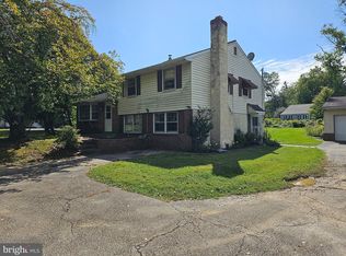 942 Surrey Dr, Blue Bell, PA 19422